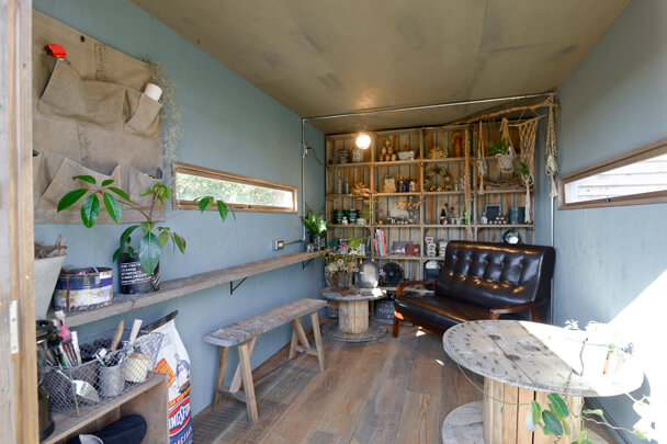 DIYで作った趣味の隠れ家のようなヴィンテージ男前インテリア空間